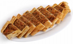 Pide cu carne tocată kıymalı pide