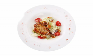 Caeser cu pui Sezar salatası