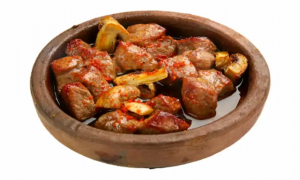 Ciuperci cu pui la oala Kiremıt mantalı